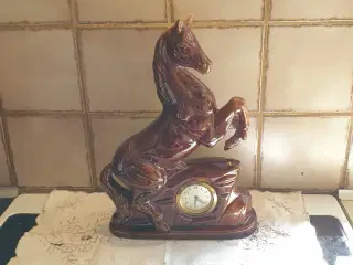 Hestefigur m ur