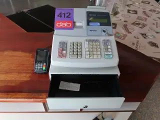 Kasseapparat Sharp XE-A303 + Indenico kortterminal