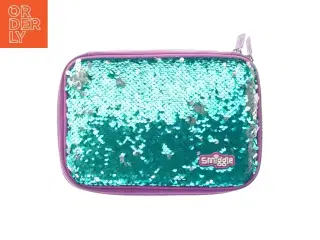 Pencil case with sequins fra Smiggle (str. 22 x 15 cm)