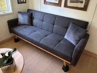 Sovesofa i stof 