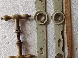 Messingdørgreb, antikke.