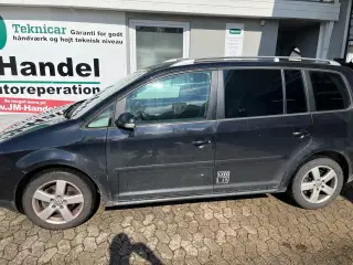 VW Touran 2,0 TDi 136 Trendline DSG Van