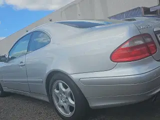 Mercedes-benz clk 320 coupe