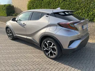 Toyota C-HR 1,8 Hybrid Premium Selected CVT