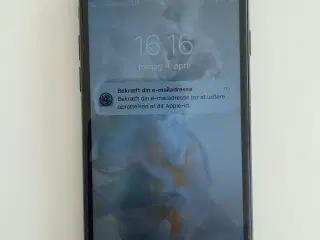 iPhone 7, 128 GB, sort