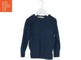 Langærmet mørkeblå trøje fra H&M (str. 104)