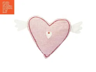 Hjerteformet pude med vinger (str. 40x40 cm)