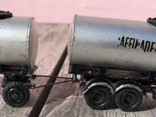 VILMER...BEDFORD OLIETANKBIL MED ANHÆNGER