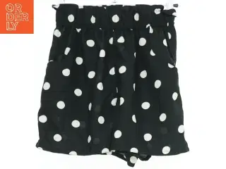 Polkaprikkede shorts fra VRS (str. 140)