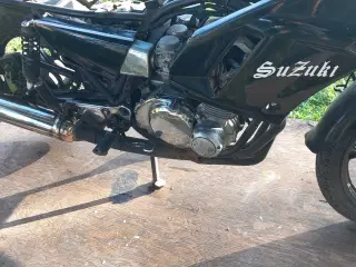 Suzuki GS 550 E
