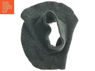 Grå filt krave (str. Ø 21 cm)