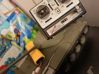 Heng Long RC battle tank