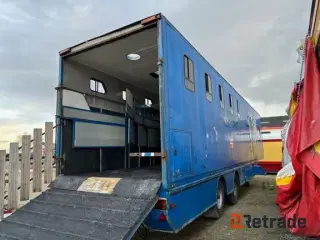 - - - Sættevogn/ Hestetrailer