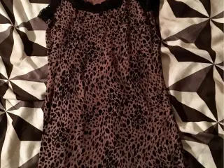 Leopard print kjole til salg