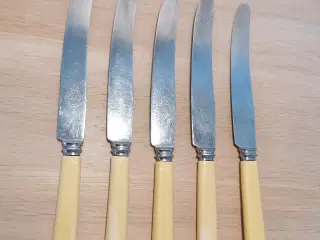 Ældre Engelske bestik knive (ben look) 5 stk.