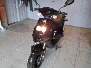 MotoCr Hot50 Scooter
