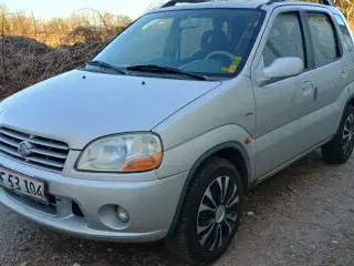 Suzuki Ignis med nummerplader 