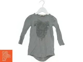 Langærmet grå bluse med papegøjer print fra MarMar (str. 98)