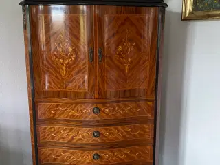 VELHOLDT INTARSIA SKAB 