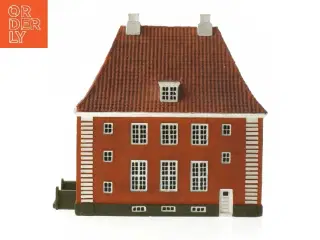 Rød miniature bygning fra Trip Trap (str. 16x16x12 cm)