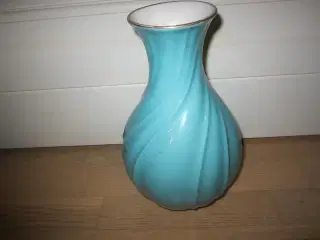 Skøn Lyngby vase, ca 22 cm i højdenfra ældre tider