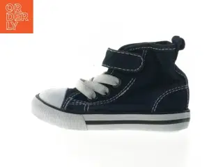 Blå sneakers til børn fra H&M (str. 19 )