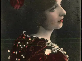 Gerda Krum-Nathansen i Den glade Enke  - Alex Vincent 1354 - Brugt
