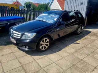 NYSYNET MERCEDES C220 2,2 CDI  ok lavt km tal
