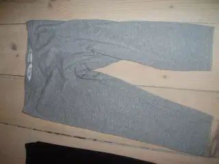 2 par 3/4 leggings fra H&M passer 9-12 å