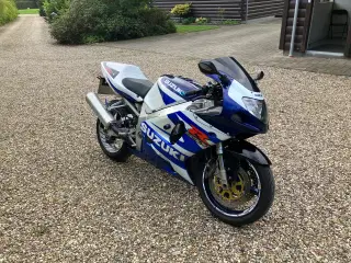 Suzuki GSXR 750