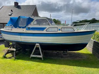 Saga 27 motorbåd