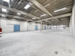 Lager på 1.786 m² tæt på motorvej E45