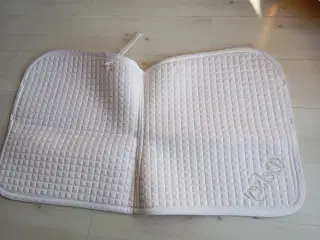 Sadelunderlag. Stævneunderlag