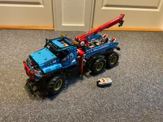 LEGO TECHNIC: TRUCK