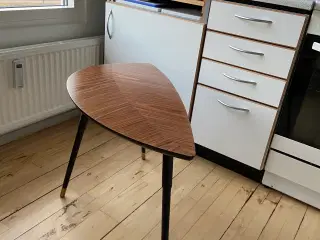 Sofabord/sidebord (lövbacken fra Ikea)