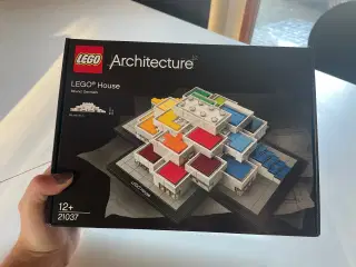 Lego House Architecture - 21037
