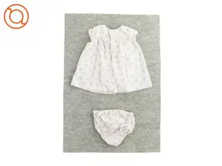 Kjole med matchende. Underbukser. Fra zara mini mærke zara mini størrelse 62. Favorit lys lilla stand brugt. Kjolen har en plet. (str. 62 )