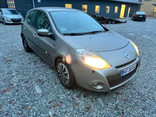 Renault Clio 1.5 DCi 1.5 år til syn årg 2011