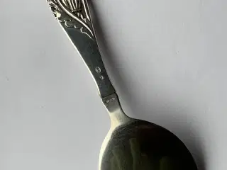 Serveringsspade med blomst og knop