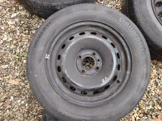 Stålfælge med sommerdæk.