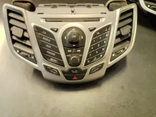 Ford Fiesta Radio betjeningspanel / frontramme