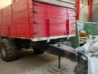 - - - med PTO, nye BKT dæk & nye bremser