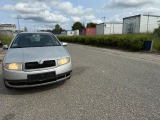 Skoda fabia 1,4 benzin skal synes