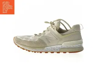 Beige New Balance løbesko str. 38 fra New Balance (str. 38 )