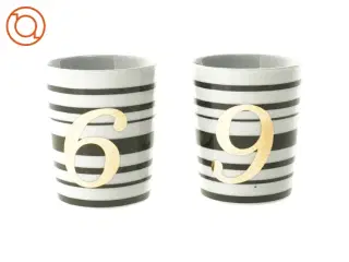 Kopper med tal fra What About Us (str. 10 x 8 cm)