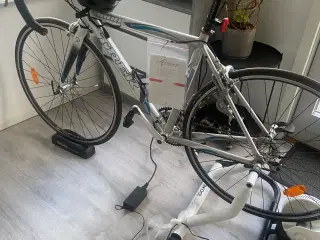 Racercykel Trek med hometrainer