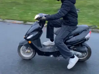 Scooter lille knallert 30