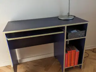 Lille blåt skrivebord