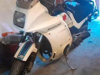Suzuki gsx 550 es