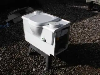   Thetford Toilet